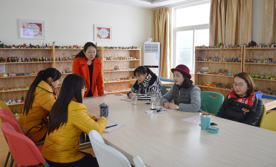 161128徽韵心理走进和平小学开展教师心理沙龙145.jpg