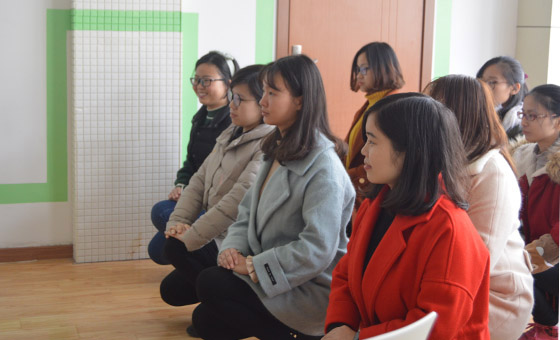 171204徽韵心理开展员工商务礼仪培训215.jpg